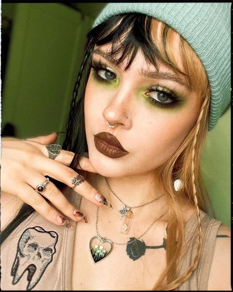 Moss Fairy Makeup, Alt Green Makeup, Green Grunge Makeup, Whimsy Goth Makeup, Green Goth Makeup, Fairy Grunge Makeup, Green Fairy Makeup, Moss Makeup, Whimsigoth Makeup