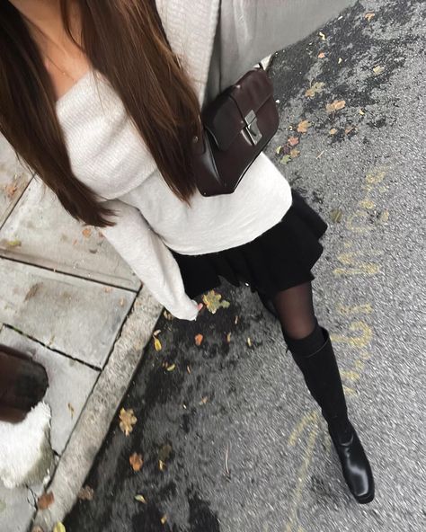 bella lombardi fall outfit fall inspo fall aesthetic Sixth Form Outfits, Autumn Fits, Stockholm Fashion, Mode Inspo, 가을 패션, Autumn Outfit, Outfit Inspo Fall, Looks Style, Fall Winter Outfits