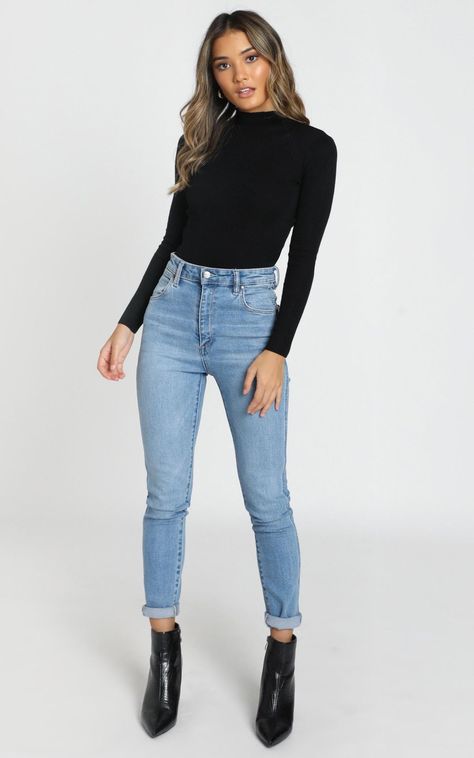 cd0dce8fca267bf1fb86cf43e18d5598desc52527646ri Therapist Fits, Light Jeans Outfit, Basic Hygiene, Black Top Outfit, Korean Ootd, Outfits Formal, Ideal Closet, Jeans Outfit Casual, Basic Outfits