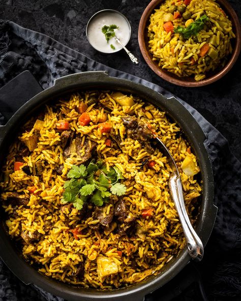 Indian Spiced Lamb Biryani Rice with Yoghurt Sauce Baked Pita Bread, Pita Salad, Lamb Biryani, Beef Biryani, Yoghurt Sauce, Tarte Tatin Recipe, Leftover Lamb, Spiced Lamb, Biryani Rice