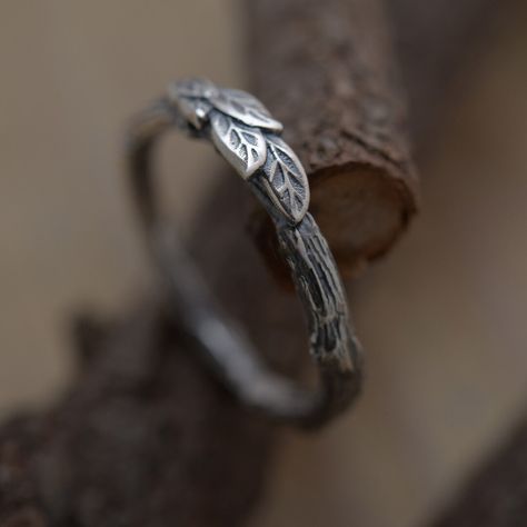 Artistic Leaf Ring Sterling Silver Branch Twig Ring Nature - Etsy Nature Wedding Band, Branch Engagement Ring, Twig Engagement Ring, Nature Inspired Engagement Ring, Twig Ring, Branch Ring, Nature Ring, Silver Tree, Leaf Ring