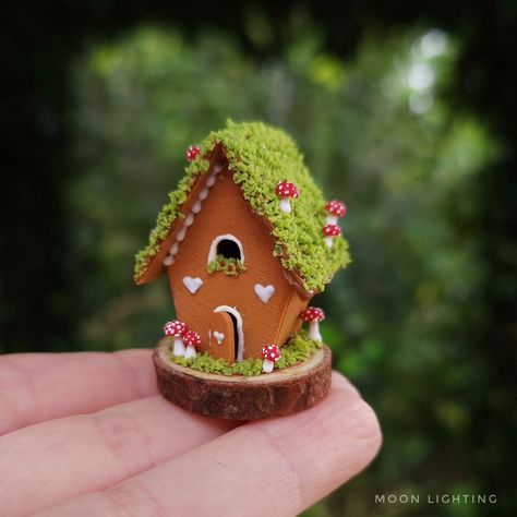 Last Christmas I made a (real) mossy gingerbread house and I've wanted to make a mini version ever since! The real one used spinach cake for the moss but the little one is all polymer clay. Both were inspired by @mustloveherbs' beautiful work. . . . . . . #gingerbreadhouse #miniaturegingerbreadhouse #moss #mossy #toadstools #amanitamuscaria #polymerclay #polymerclaygingerbreadhouse #mossygingerbreadhouse Polymer Gingerbread House, Gingerbread House Polymer Clay, Polymer Clay Gingerbread House, Gingerbread Clay, Spinach Cake, Fairy House Diy, Clay Houses, Last Christmas, Real One