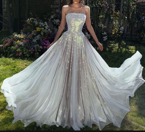 The priest told him to apply the vermillion. He took a bit in his han… #romance #Romance #amreading #books #wattpad Wedding Video Editing, Holographic Dress, Rami Kadi, Fairytale Garden, Long Wedding Dress, Cinematic Wedding, Senior Prom Dresses, Ralph And Russo, Women Dresses Classy