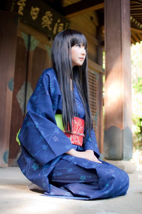 Mini by keaton Yukata Kimono, Blue Kimono, Traditional Kimono, Japanese Geisha, Woman Sitting, Poses References, Japan Girl, Maneki Neko, Japanese Outfits