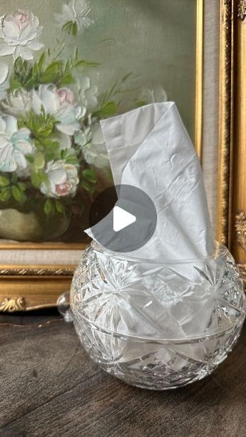 Glass Bowl Tissue Holder, Kleenex In Glass Bowl, Tissue Box Holder Diy, Kleenex Holder Ideas, Glass Box Ideas, Glass Box Decor, Diy Tissue Box Covers, Tissue Box Hacks, Tissue Box Diy