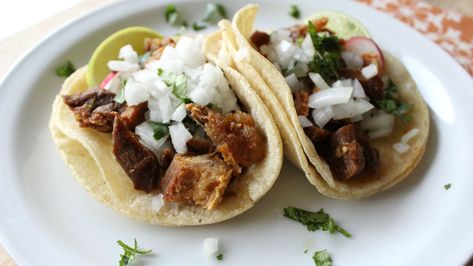 This recipe will help you prepare delicious chicharrón tacos with just a few ingredients in only minutes. Feel free to add your favorite sides and sauces to give them more flavors! How To Make Carnitas, Taco Ideas, Breakfast Taco, Mushroom Tacos, Pork Meals, Veg Meals, Carnitas Tacos, Panini Sandwiches, Homemade Mexican