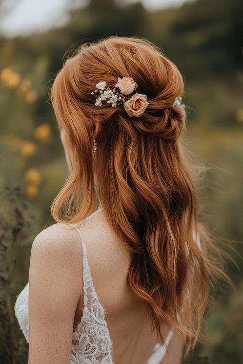 For fall weddings, these 40+ elegant ginger bridal hairstyles are a perfect fit. Embrace the season with warm tones and beautiful, classic styles made for autumn brides. #fallwedding #gingerhairideas #autumnbride Wedding Hair Strawberry Blonde, Wedding Hairstyles For Red Hair, Half Up Half Down Wedding Hair With Flowers, Wedding Hair Redhead, Ginger Bride, Autumn Wedding Hair, Fall Wedding Hair, Bridal Hair Ideas, Red Hair Looks