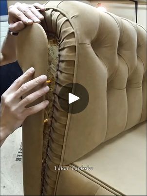 701K views · 7.3K reactions | Tapizado de un sofá Chesterfield. el resultado final te va a sorprender 🧐✂️🤩 | Tapizado de un sofá Chesterfield. el resultado final te va a sorprender 🧐✂️🤩
#sofachester #sofachesterfield #Chesterfield #sofa #tapizados #tapiceria... | By Yakar TapissierFacebook Sofa Chester, Furniture Reupholstery, Sewing Furniture, Furniture Repair, Chesterfield Sofa, Reupholster, Upholstery, Sofa, Quick Saves