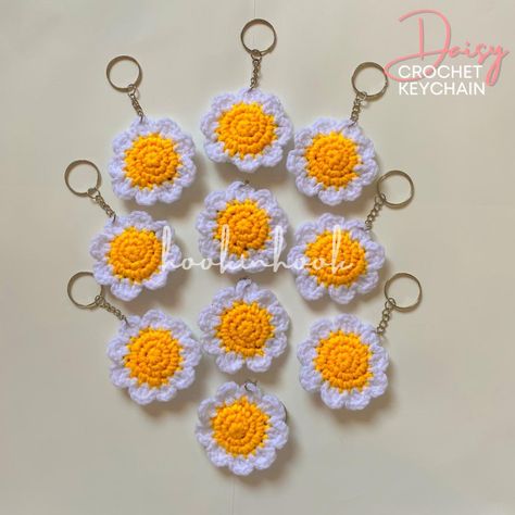 🌼 𝗡𝗲𝘄 𝗣𝗿𝗼𝗱𝘂𝗰𝘁: 𝗖𝗿𝗼𝗰𝗵𝗲𝘁 𝗗𝗮𝗶𝘀𝘆 𝗞𝗲𝘆𝗰𝗵𝗮𝗶𝗻 🌼 Ideal for birthday and wedding gifts or souvenirs, as well as Christmas presents or giveaways. 🌼 We currently have 10 pieces available all packed using ziplock. For orders of 50 or more, products will be made to order with a lead time of two weeks minimum. Message us for orders and inquiries. 😊 #crochetkeychains #crochetkeychain #keychain #keychaincustom #crochet #keychainbusiness #crochetkeychainph #daisykeychain #crochetdaisykeychain #keychainph ... Crochet Daisy Keychain, Daisy Keychain, Crochet Keychains, Crochet Daisy, Crochet Keychain, Lead Time, Christmas Presents, Keychains, New Product