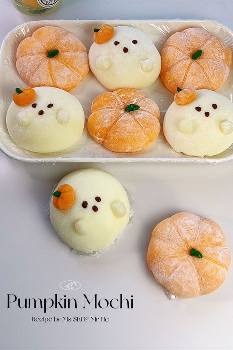 pumpkin mochi Pumpkin Mochi Recipe, Pumpkin Mochi, Cream Mochi, Cute Ghost Pumpkin, Mochi Recipe, Homemade Foods, Kawaii Dessert, Kawaii Cooking, Cute Baking