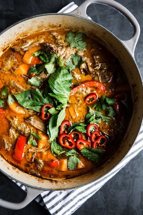 Roast Beef Curry. themodernproper.com It's wonderfully rich, easy to make and oh so comforting on a rainy day.#Roast #Beef #Red #Curry Beef Red Curry, Red Curry Recipe, Curry Beef, Red Curry Sauce, Beef Curry, Red Curry Paste, Shredded Beef, Beef Recipe, Shimla