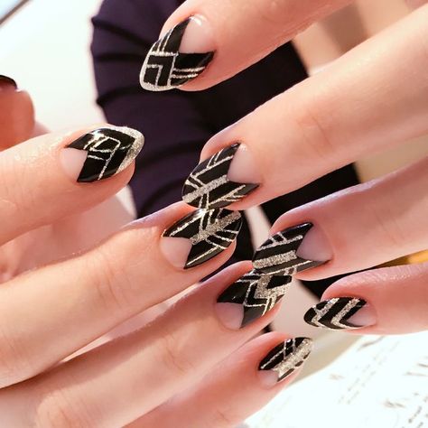 Art Deco Acrylic Nails, 1920 Nails Gatsby, Art Deco Nails Gatsby, 20s Nails, Great Gatsby Nails Designs, Art Deco Nails Designs, 1920s Nails Roaring 20s, 1920 Nails, Gatsby Nails 1920s