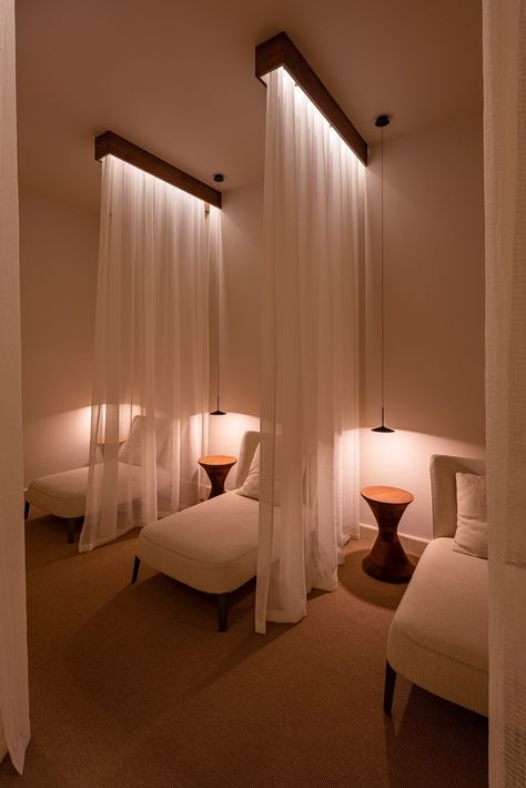 LIT Lighting Design Awards - Spa Decor Ideas Estheticians Luxe, Spa Relaxation Room Ideas, Iv Therapy Room Design, Facial Spa Room Ideas, Spa Room Design, Spa Relaxation Room, Spa Chairs, Massage Room Design, Spa Massage Room