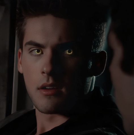 #Icon #TeenWolf Theo Raeken Werewolf, Theo Teen Wolf, Theo Aesthetic, Werewolf Eyes, Teenage Werewolf, Theo Raeken, Wolf Character, Archie Andrews, Cody Christian