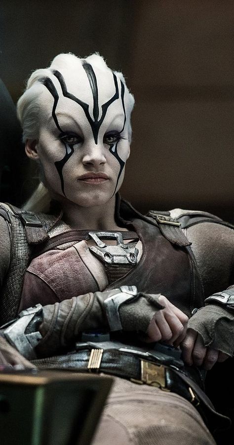 Sofia Boutella as Jaylah in Star Trek: Beyond (2016) | 2020-11-29 Jaylah Star Trek, Star Trek Beyond Jaylah, Alien Woman, Star Trek Costume, Star Trek Crew, Film Star Trek, Sofia Boutella, New Star Trek, Star Trek Beyond