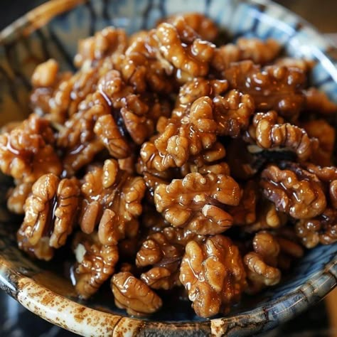 Quick Candied Walnuts Recipe Candy Walnuts Recipe Easy, Candied Walnuts Easy, Candied Walnuts Recipe, Candied Walnuts For Salad, Candied Walnut Recipe, Glazed Walnuts, On My Period, Walnuts Recipe, Easy Candy Recipes