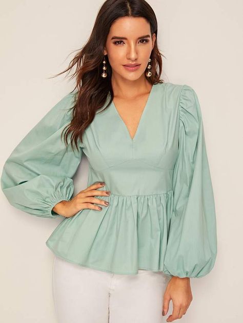 Formal Tops, Peplum Tops, Fancy Tops, Trendy Dress Outfits, Fashion Tops Blouse, Sleeves Designs For Dresses, Trendy Fashion Tops, School Clothes, Simple Blouse