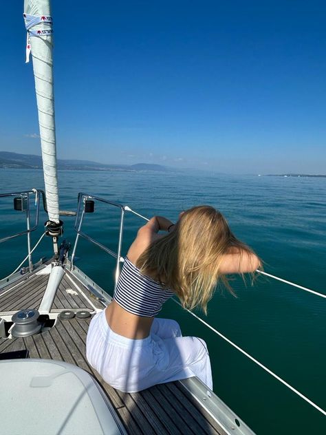 aesthetic, sea, ocean, summer, water, outfitt inspo, white, blue, boat, white, clean girl, sailing, blondy, girly, aesthetic, sailboat, pretty, white, line pants Aesthetic Sailboat, Aesthetic Sea, Boat Day, Blue Boat, Girly Aesthetic, Summer Water, White Line, Sea Ocean, Clean Girl