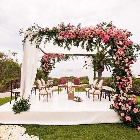 Photo of A gorgeous pink floral mandap by the seaside. Mandap Design, Wedding Setup, Wedding Ambiance, Wedding Hall Decorations, Wedding Ceremony Ideas, Wedding Background Decoration, Mandap Decor, Desi Wedding Decor, Wedding Backdrop Decorations