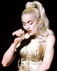 madonna ponytail Madonna Costume, Madonna 90s, Madonna Vogue, Divas Pop, Madonna 80s, Madonna Photos, Lady Madonna, Blonde Ambition, Old Flame