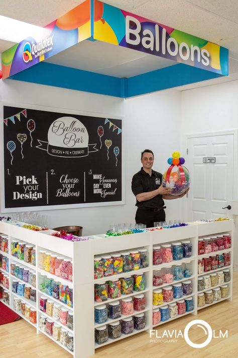 Balloon Bar Store, Balloon Shop Ideas, Balloon Shop Interior Design, Toys Store Design, Toy Store Ideas, Balloon Store Ideas, Balloon Shop Interior, Party Shop Interior, Candy Shop Ideas Design