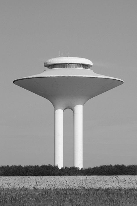 Water Tower Morecambe Bay, Hilla Becher, Architecture Cool, Googie Architecture, Brutalism Architecture, Water Towers, Industrial Architecture, Amazing Buildings, Brutalist Architecture