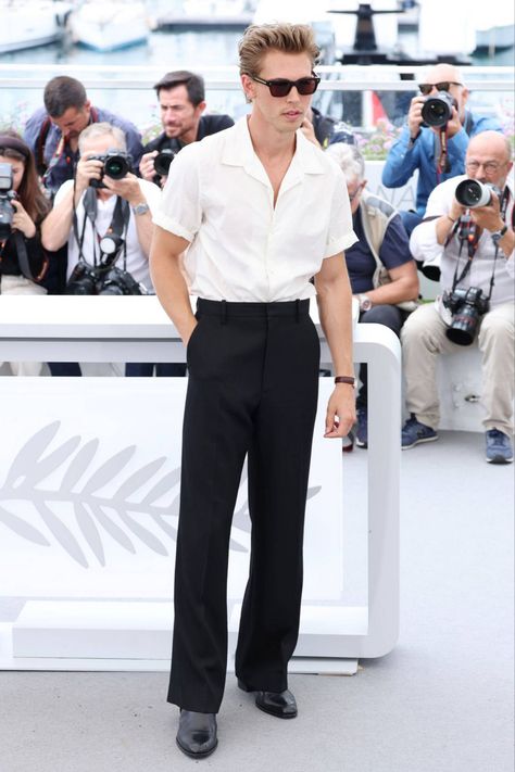 Men On The Red Carpet, Suits Men Outfits Style, Cocktail Theme Outfits Men, Cannes Mens Fashion, Mens Fashion Red Carpet, Suits Casual Men, Hollywood Red Carpet Outfit Men, Cannes Film Festival Men, Hollywood Glam Outfit Men