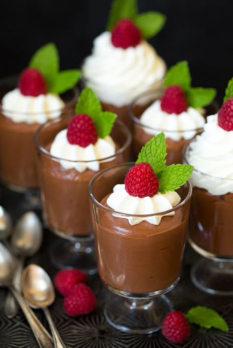 Chocolate Mousse Cups, Easy Chocolate Mousse, Mini Dessert Cups, Chocolate Mousse Recipe, Mousse Dessert, Small Desserts, Mousse Recipes, Cooking Classy, Dessert Cups