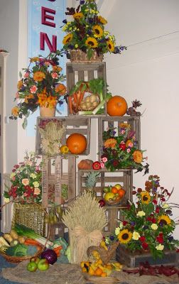 Fall Church Decorations, Thanksgiving Church Decorations, Church Harvest Festival, Outside Fall Decorations, Fall Festival Decorations, Harvest Festival Decorations, Church Altar Decorations, Harvest Fest, Church Flower Arrangements