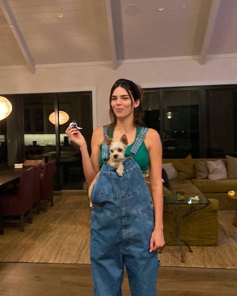 Kendall Jenner Aesthetic, Kendall Jenner Icons, Kendall Jenner Instagram, Overalls Outfit, Kendall Jenner Outfits, Jenner Outfits, Keeping Up With The Kardashians, Jenner Style, Kendall Jenner Style