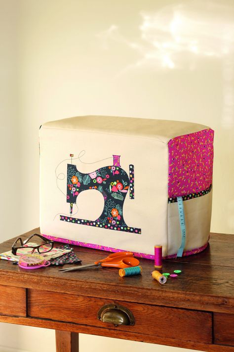 How to sew your own sewing machine cover - Good To | GoodTo Sewing Machine Cover Diy, Sewing Machine Bag, Sewing Machine Cover Pattern, Sewing Machine Covers, Sewing Room Decor, Sewing Machine Projects, Sewing Machine Cover, Sewing Room Ideas, Small Sewing Projects