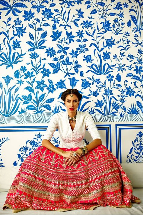 Anita Dongre Pink Gotapatti Lehenga Spring 2017 Gotapatti Lehenga, Ethno Style, Anita Dongre, Vogue Wedding, Photographie Portrait Inspiration, Estilo Hippie, Salwar Kamiz, Mode Boho, Indian Couture