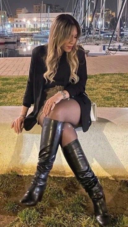 Riding Boot Outfits, Heels Boots Outfit, High Heel Dress Boots, High Heel Boots Outfit, Leather Tights, Knee Boots Outfit, Girls In Mini Skirts, Thigh High Boots Heels, High Leather Boots