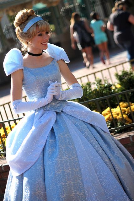 That is probably my dream job. I would love to be a princess face character sooo much!!!!!! Cinderella Cosplay, Disney Princess Cosplay, Princess Face, Cinderella Princess, Cinderella Costume, Cinderella Party, Cinderella Disney, Disney Face Characters, Princess Cosplay