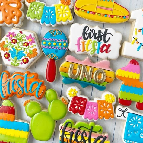 Fiesta Themed Cookies Decorated, First Fiesta Dessert Table, Mexican Theme Cookies Fiesta Party, Fiesta Party Cookies, Fiesta Theme Cookies Birthday, Fiesta Cookies Decorated Birthday, Mexican Fiesta Cookies, Mexican Decorated Cookies, Fiesta Decorated Cookies