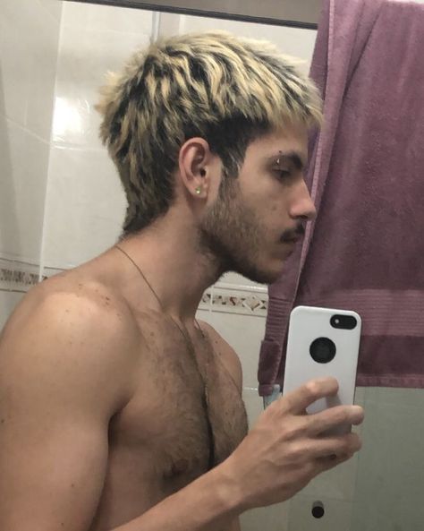 Blond And Black Hair Men, Slicked Back Black Hair Men, Black Roots Blonde Hair Men, Men’s Hair Blonde, Men’s Black And Blonde Hair, Mens Frosted Tips Hair, Mens Skunk Stripe Hair, Bleached Hair Men Black, Blond Dyed Hair Men