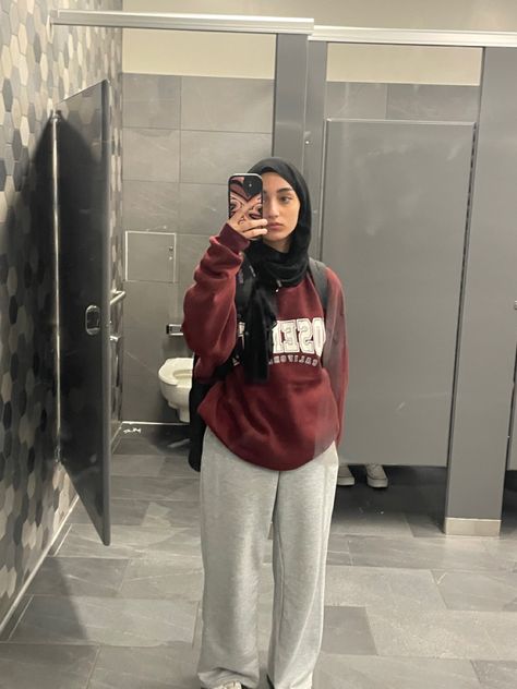 Winter Outfits Tomboy Style, Winter Outfits Tomboy, Modest Hijabi Outfits Casual, Hijabi Outfits Modest, Hijabi Outfits School, Outfits Tomboy Style, Cute Hijabi Outfits, Modest Hijabi Outfits, Street Hijab