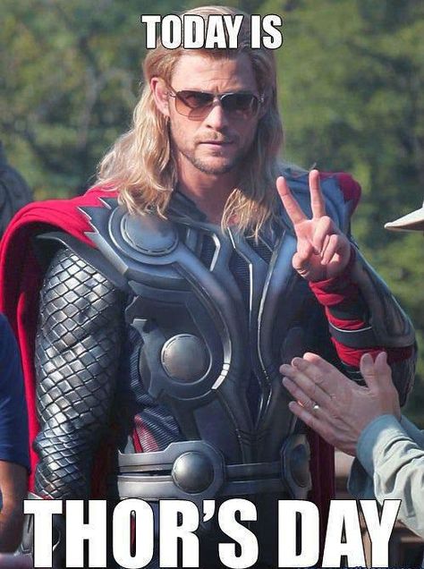 Happy Thursday, Gang. 1 day to go until Friday! #Thorsday #Meme ... Orlando Bloom, Liam Hemsworth, Sam Claflin, Humour, Jeremy Sumpter, Chris Hemsworth Thor, Karakter Marvel, Im Fabulous, Pahlawan Marvel