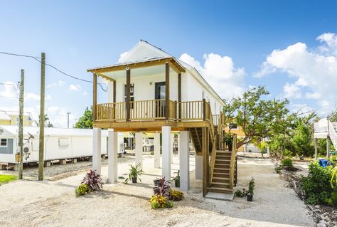 Florida Keys, Tiny House Design, Stilt Home, Tiny Beach House, Elevated House, House On Stilts, Tiny House Community, Stilts, Affordable Housing