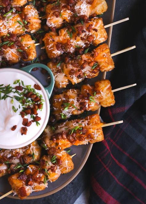 Loaded Tater Tots on Shareable Skewers Loaded Tots Appetizers, Tater Tot Skewers Appetizers, Potato Skewers, Loaded Tots, Loaded Tater Tots Recipes, Shareable Appetizers, Totchos Recipe, Tater Tot Appetizers, Loaded Tater Tots