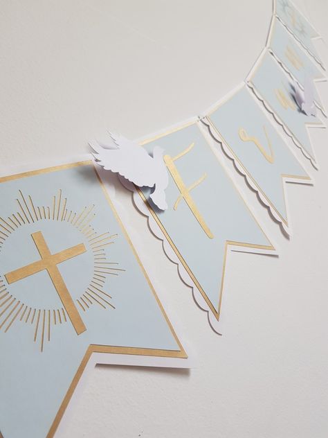 Cricut Banner, Recuerdos Primera Comunion Ideas, Baptism Banner, Communion Decorations, Baptism Decorations, Cake Banner Topper, Paper Banners, First Holy Communion, Holy Communion