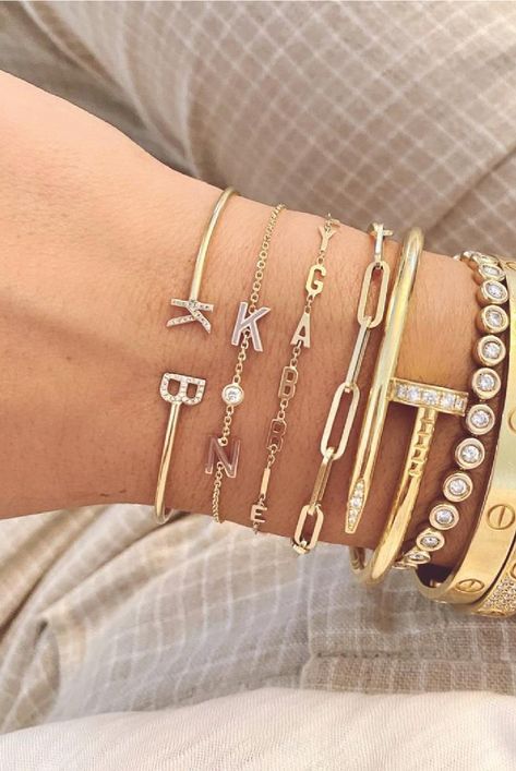 Luxury Link Bracelet Chic Style, Mini Love, Bracelet Shop, Letter Bracelet, Jewelry Accessories Ideas, Mini Mini, Jewelry Fashion Trends, Jewelry Lookbook, Stacked Jewelry