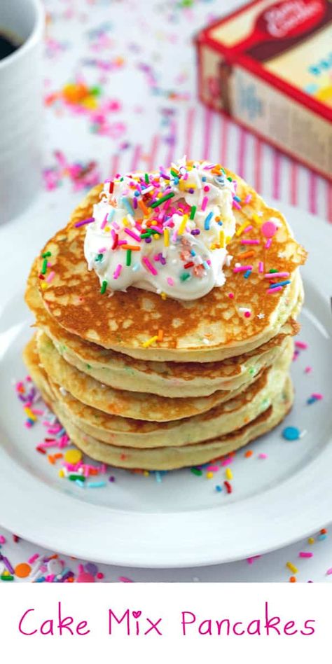 Cake Mix Pancakes Cake Batter Pancakes, Birthday Cake Pancakes, Cake Mix Pancakes, Fun Pancakes, Pancake Mix Recipe, Yum Breakfast, Pancake Cake, Funfetti Cake Mix, Baked Recipes