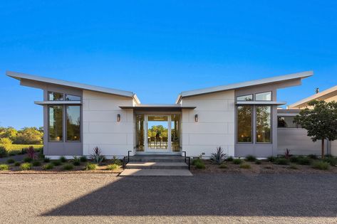 Stillwater Dwellings, Butterfly Roof, Architecture Today, House Roof Design, Roof Architecture, Casa Patio, Top Architects, Butterfly House, Architecture Model Making