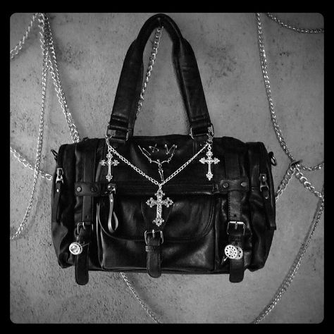 Fem Clothing, Chicas Punk Rock, Goth Purse, Gothic Purse, Gothic Bag, 2023 Clothing, Gothic Accessories, Latest Fashion Design, Dark Gothic