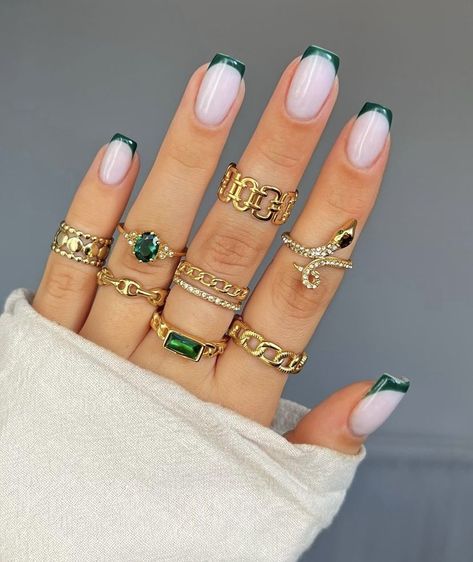 Emerald Gel Nail Designs, Emerald Green White And Gold Nails, Emerald Green Nails Square Short, Emerald Green Wedding Nails For Bride, Emerald Ombre Nails, Nail Ideas For Emerald Green Dress, Smaragd Green Nails, White And Emerald Green Nails, Green White And Gold Nails