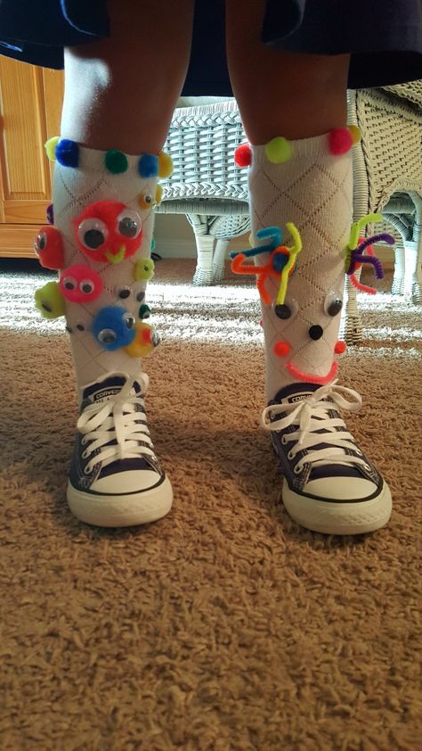 Crazy Hat And Sock Day At School, Crazy Socks Ideas, Odd Socks Ideas, Crazy Sock Diy Ideas, Wacky Tacky Day Outfits Spirit Weeks, Wacky Outfits For Kids, Silly Sock Day Ideas For Boys, Crazy Clothes Day At School, Easy Diy Crazy Socks