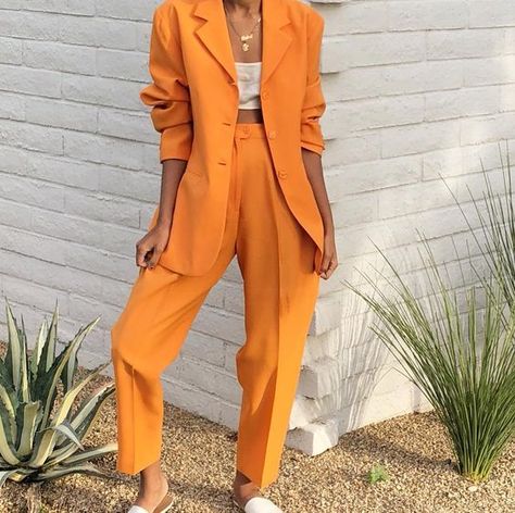 Glamouröse Outfits, Orange Suit, Mode Costume, Vintage Trousers, Mode Ootd, Outfit Look, Vintage Pants, Mode Inspo, 가을 패션