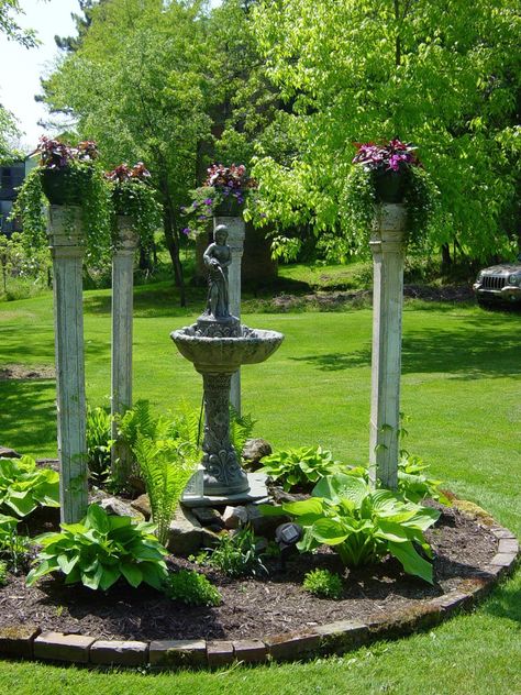 Porch Post Ideas Repurposed, Repurposed Porch Posts, Old Porch Posts Repurposed, Old Columns Repurposed, Garden Pedestal, Garden Pillar, Garden Renovation, Tattoo Plant, Raised Flower Beds