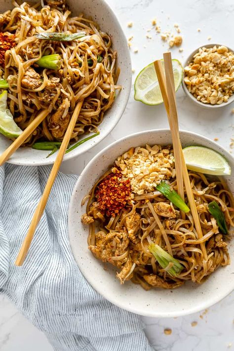 This authentic spicy chicken pad thai recipe brings your favorite take out noodles home, in under 30 minutes! Thai Express Pad Thai Copycat, Spicy Pad Thai Recipe, Pad Thai Chicken Recipe, Pad Thai Noodles Recipe, Chicken Pad Thai Recipe Authentic, Spicy Chicken Pad Thai Recipe, Pad Thai Recipe Chicken, Chicken Pad Thai Recipe Easy, Take Out Noodles